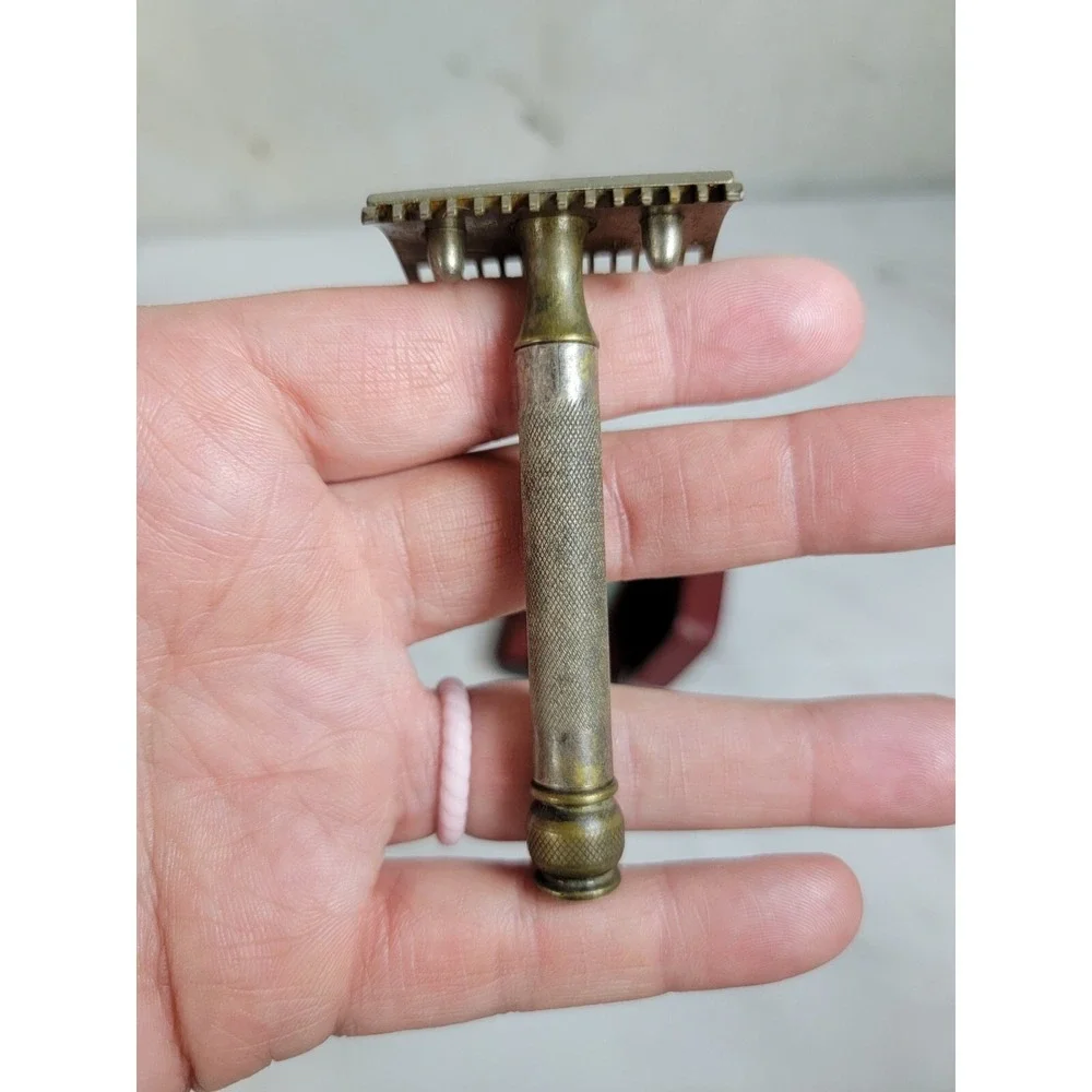 Vintage 1930's‎ Gillette Safety Razor BLUE BLADES As Is